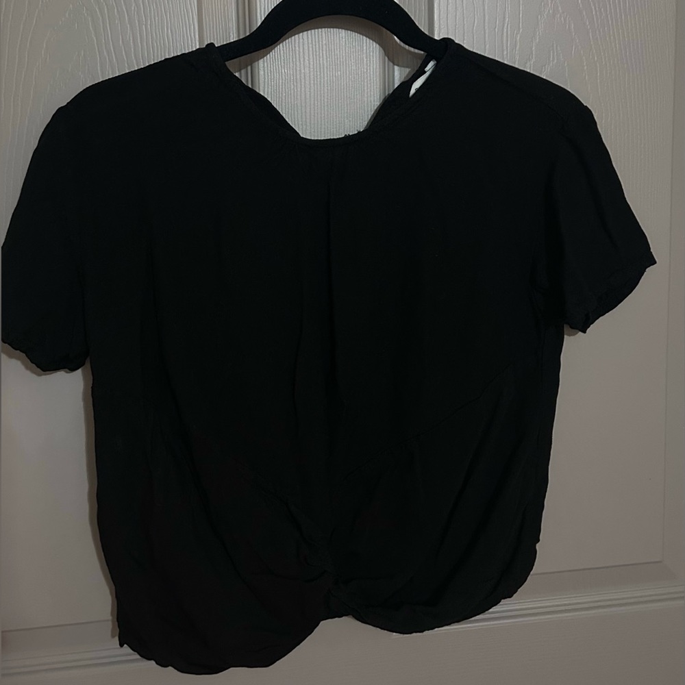 Sim & Sam Twist Front Top